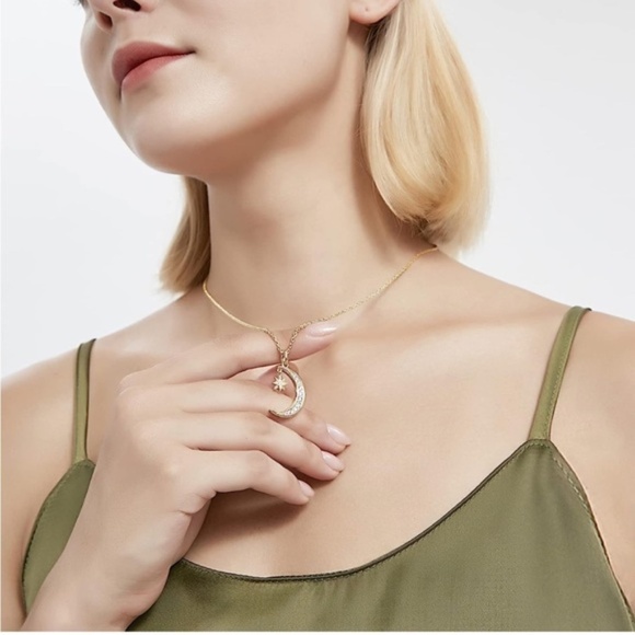 GOLD 18k Gold Plated Cubic Zirconia Moon Star Pendant Necklace - Picture 2 of 3